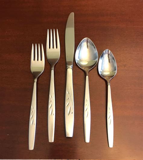 17/Count) Typical: $14. . Oneida flatware patterns